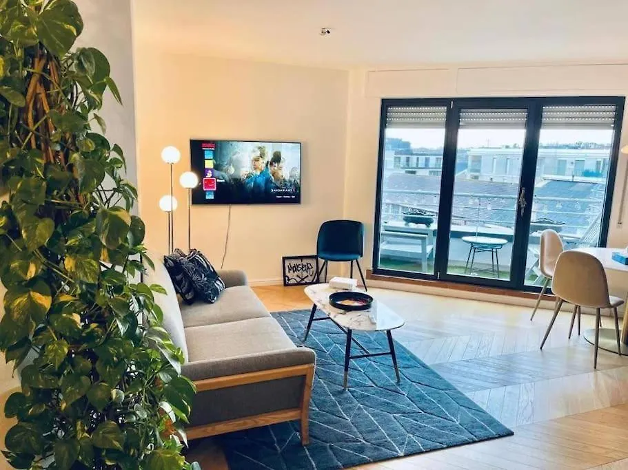1 Bedroom Flat With Terrace&Parking Luxemburg 0*,  Luxemburg